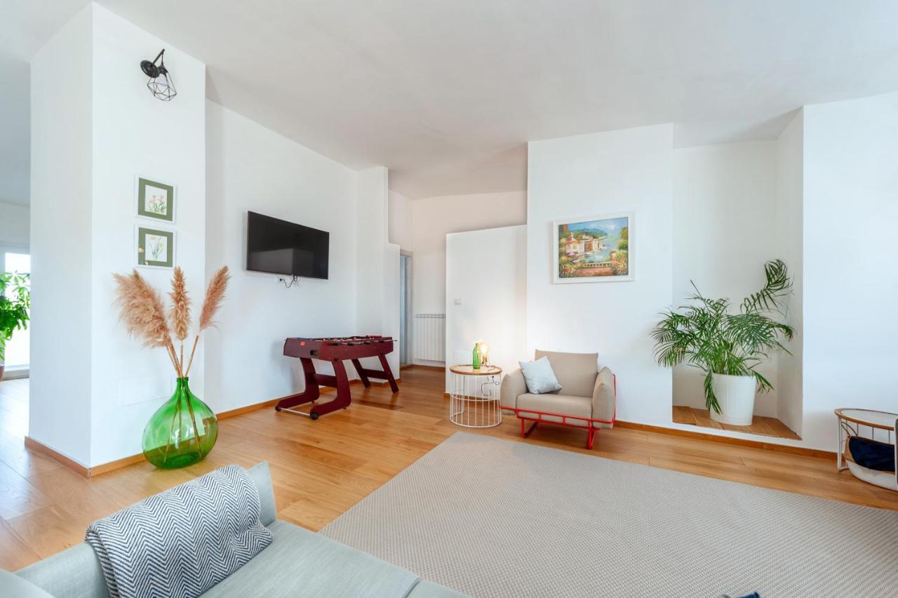 Luxus P4T Family 3 Bedroom With Pool, Tennis Court And Sauna Brindisi Eksteriør billede