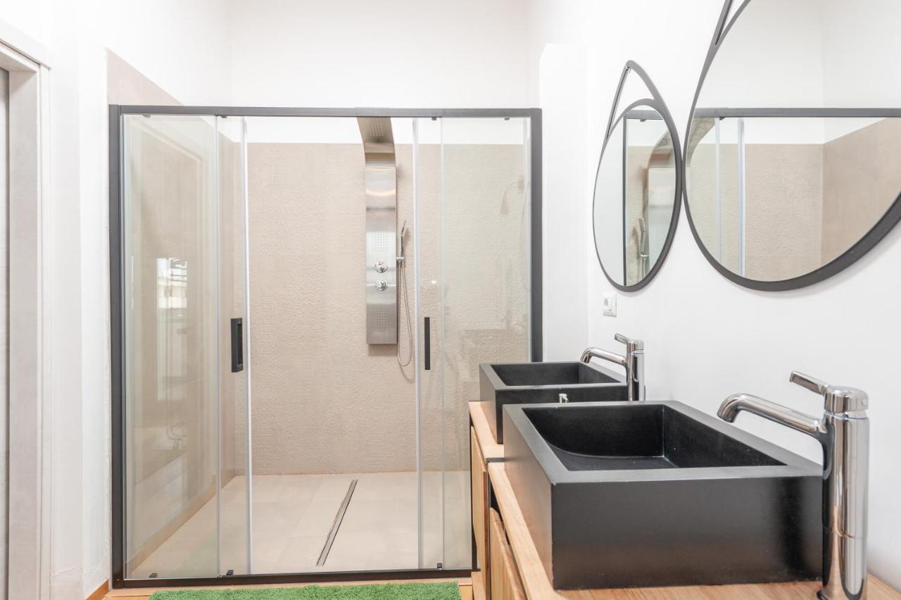 Luxus P4T Family 3 Bedroom With Pool, Tennis Court And Sauna Brindisi Eksteriør billede
